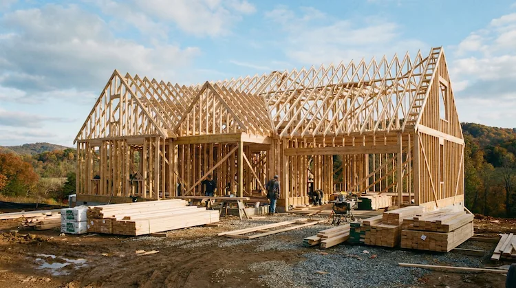 The Best Time of Year to Build or Remodel in East Tennessee: A Season-by-Season Guide